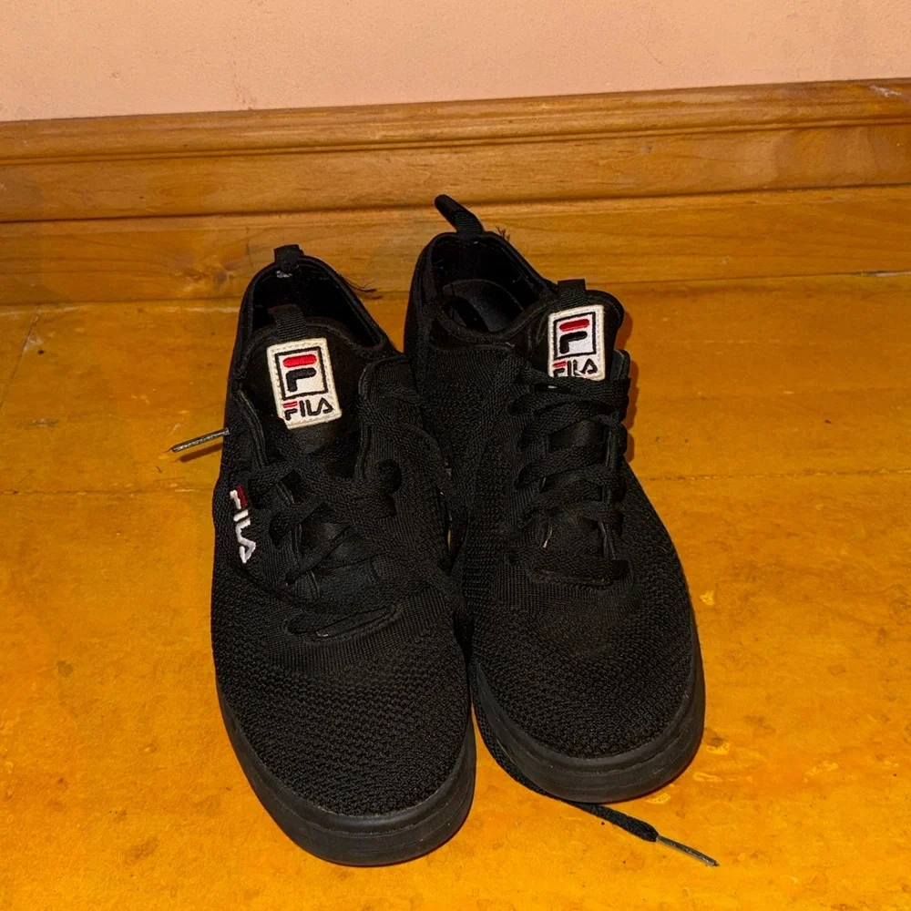 Fila Men’s Black Knit Low-Top Sneakers with Red & White Accents